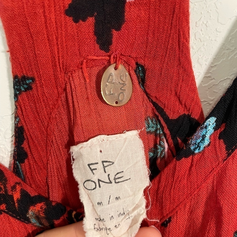 Free People One Moonlight Garden Red Floral Sleeveless Jumpsuit Size Medium - Picture 7 of 13